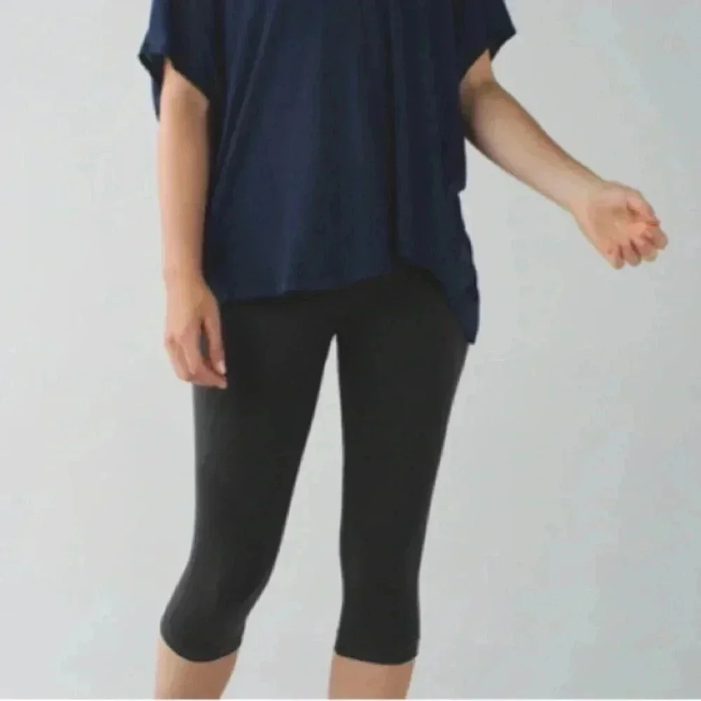 Lululemon in the flow crop 11